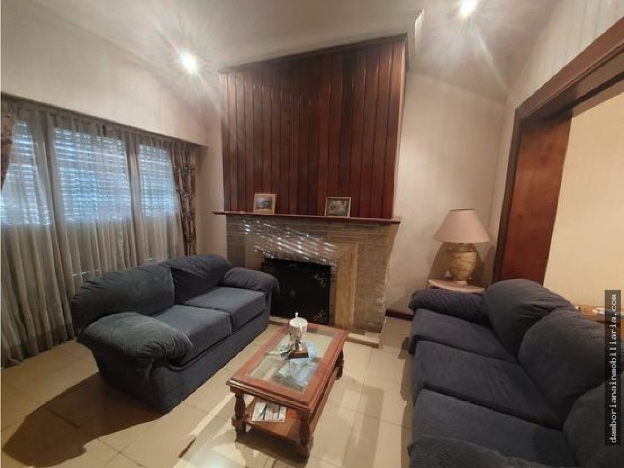 CHALET 4 AMBIENTES EN CORAZON BARRIO CHAUVIN