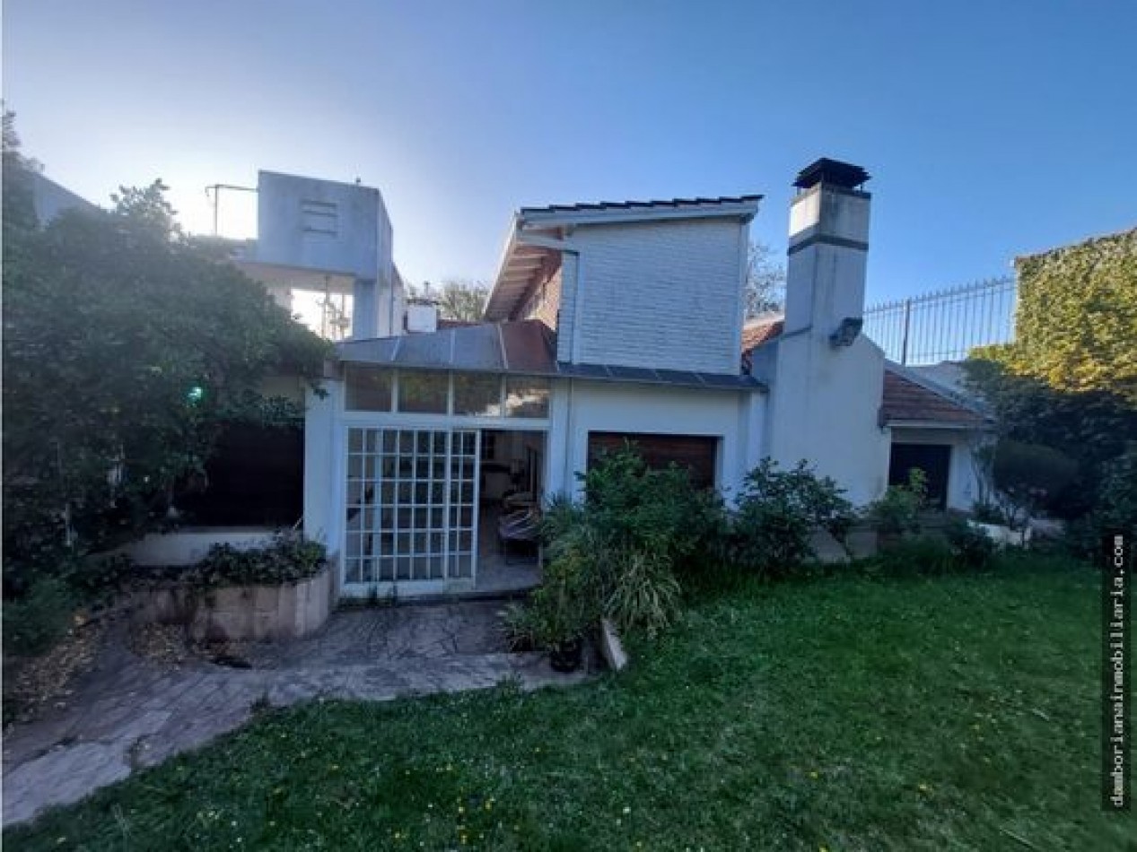 CHALET 4 AMBIENTES EN CORAZON BARRIO CHAUVIN