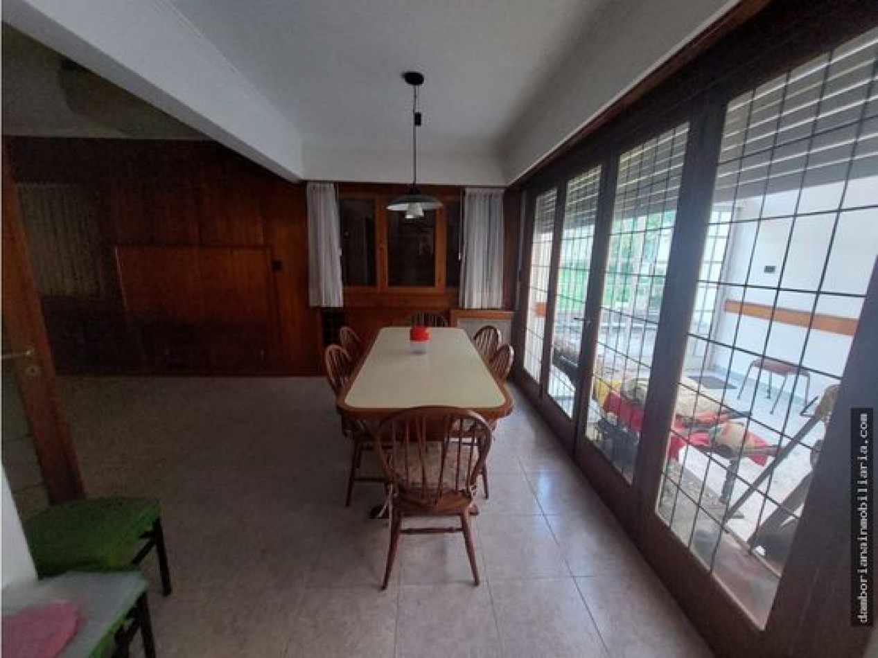 CHALET 4 AMBIENTES EN CORAZON BARRIO CHAUVIN
