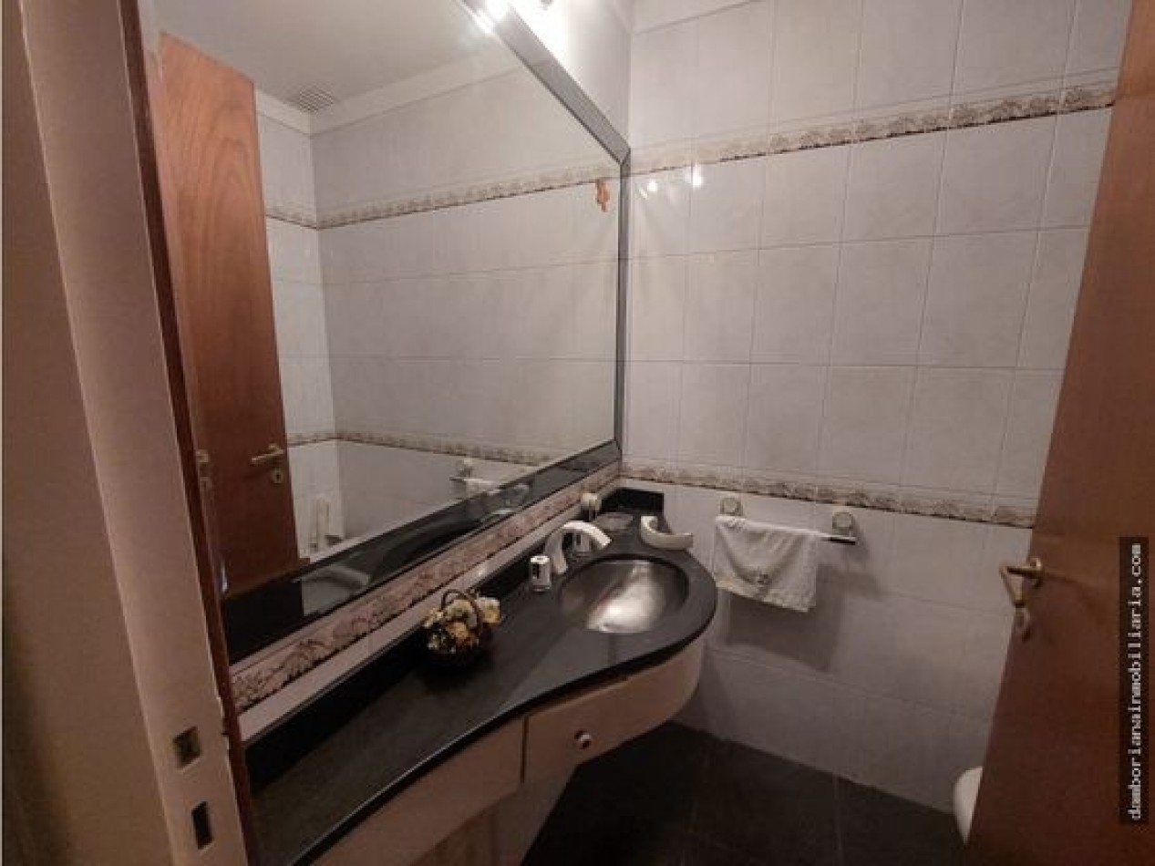 CHALET 4 AMBIENTES EN CORAZON BARRIO CHAUVIN