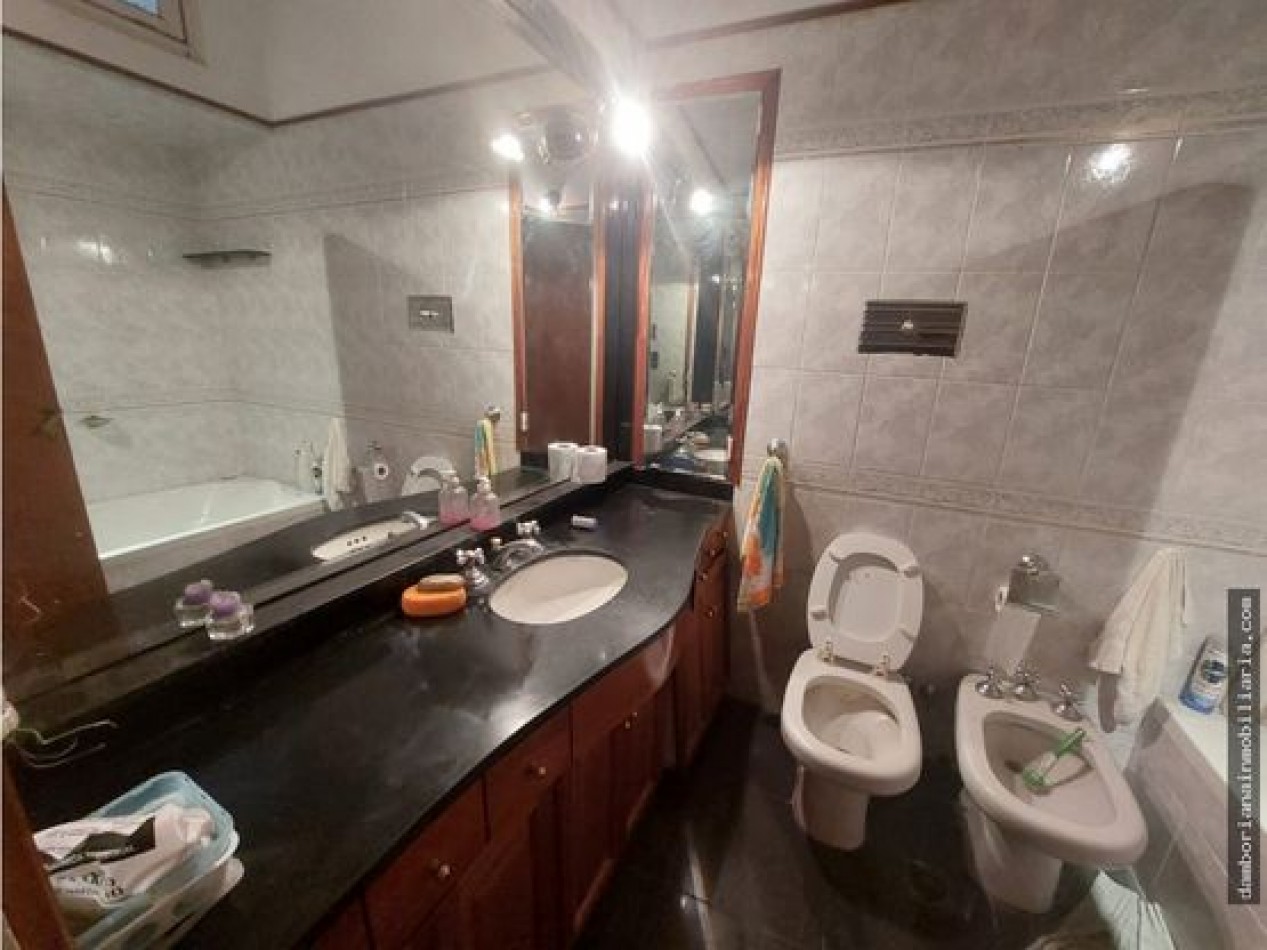 CHALET 4 AMBIENTES EN CORAZON BARRIO CHAUVIN