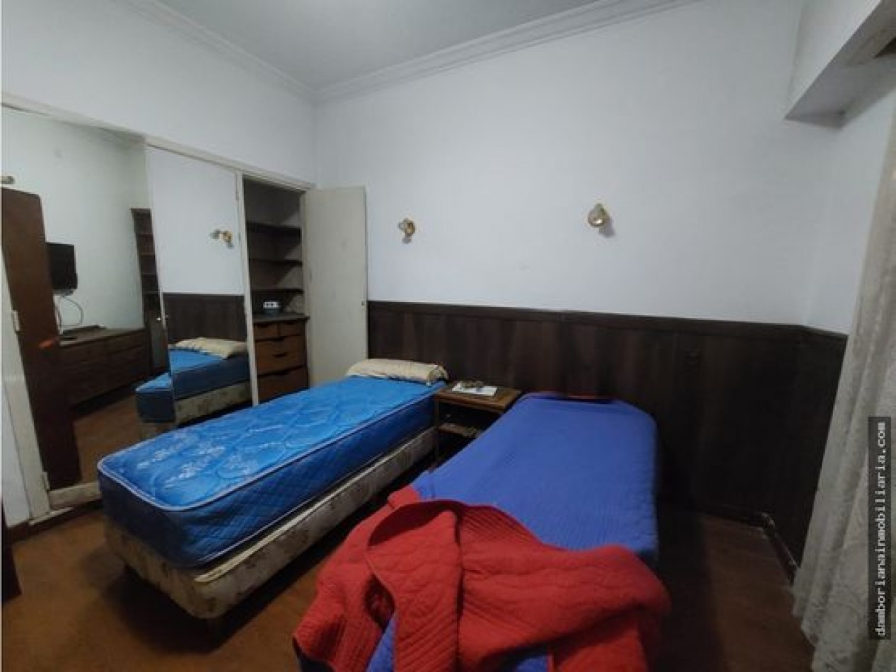 CHALET 4 AMBIENTES EN CORAZON BARRIO CHAUVIN
