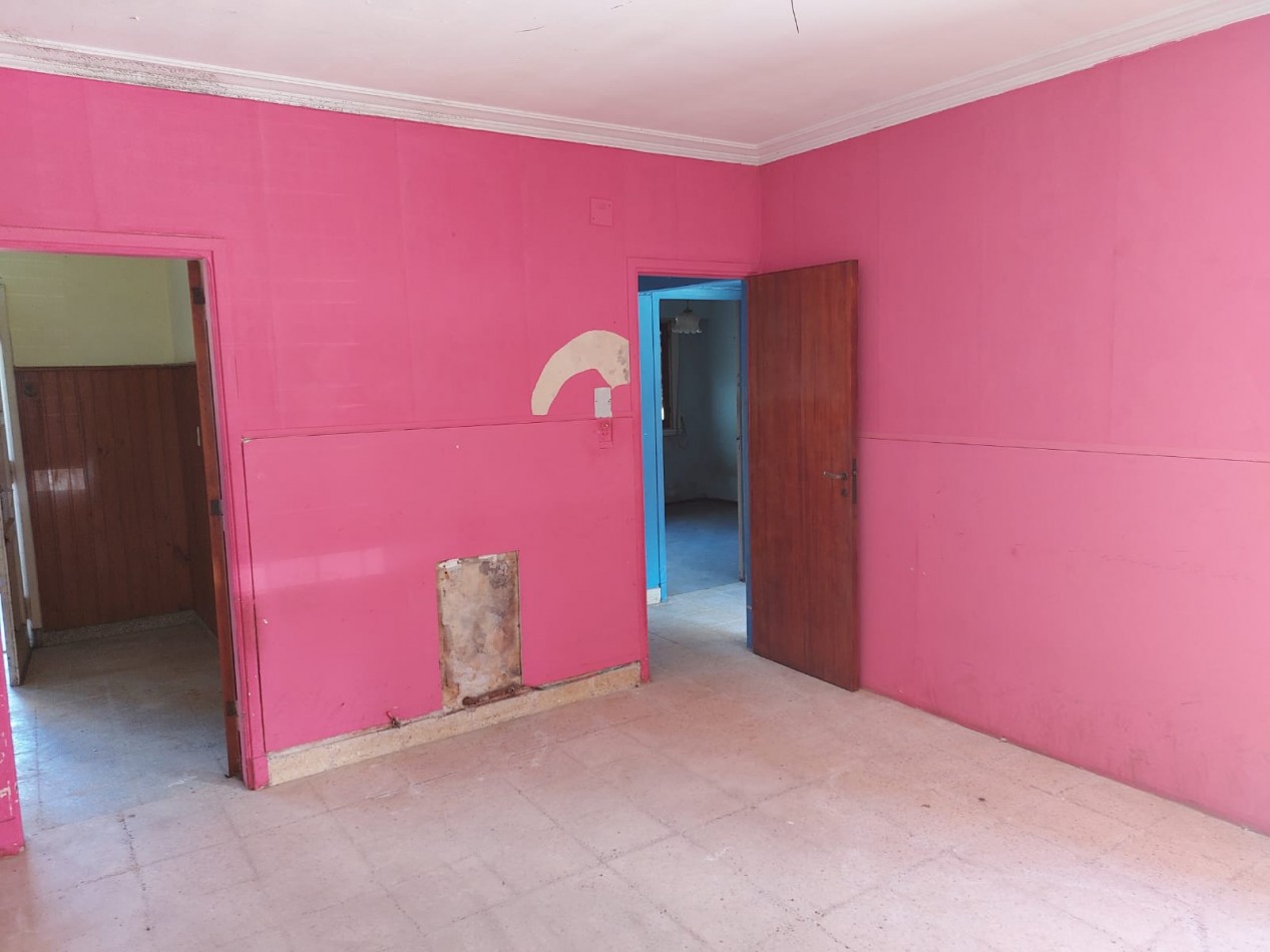 VILLA PRIMERA. EN VENTA, CHALET 4 AMBIENTES A RECICLAR