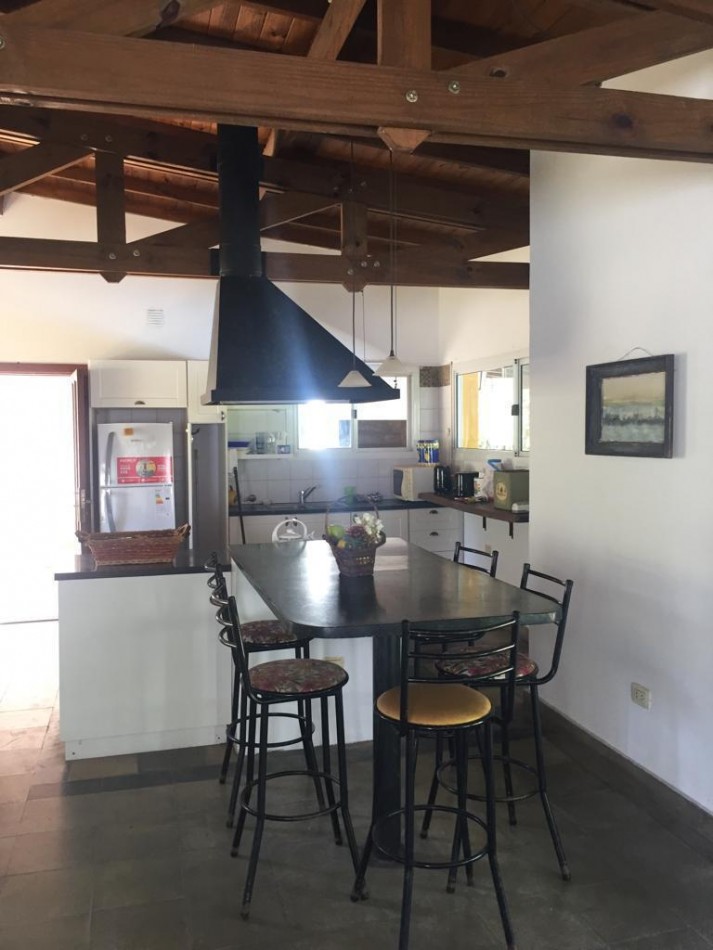 CASA EN VENTA, ESTILO CAMPO. SIERRA DE LOS PADRES