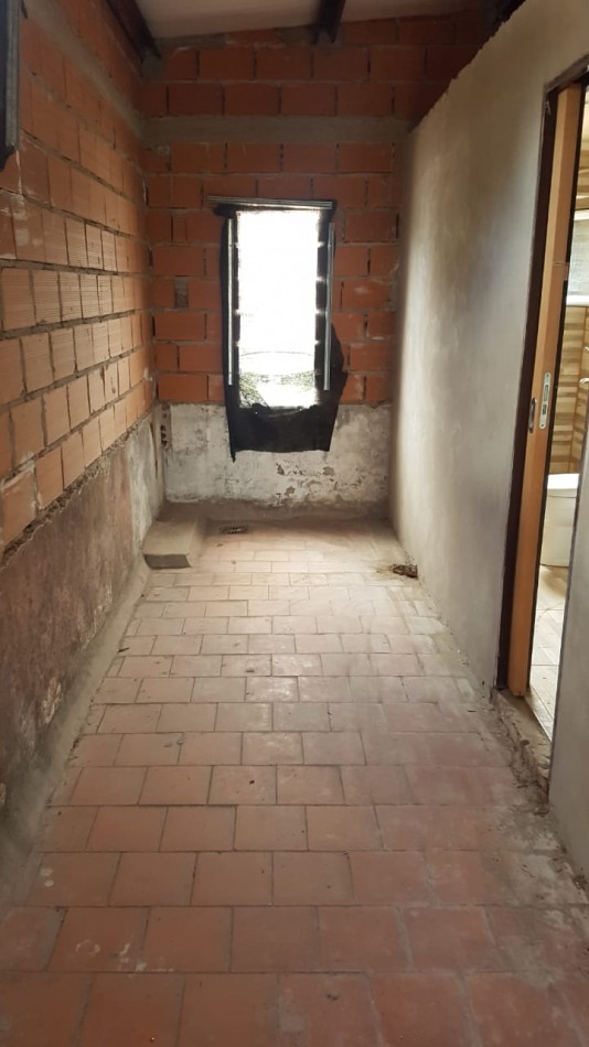 Chalet 5 Ambientes. 450 Mts. Barrio San Carlos
