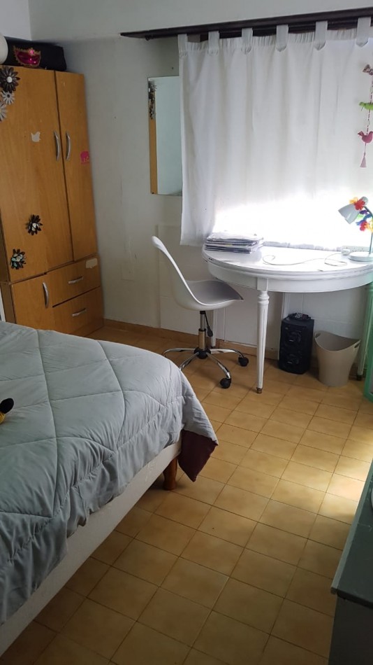 Chalet 5 Ambientes. 450 Mts. Barrio San Carlos