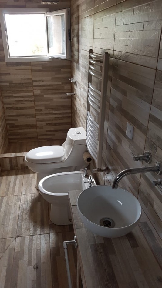 Chalet 5 Ambientes. 450 Mts. Barrio San Carlos