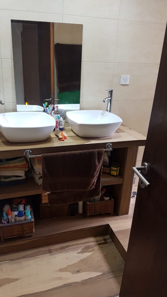Chalet 5 Ambientes. 450 Mts. Barrio San Carlos