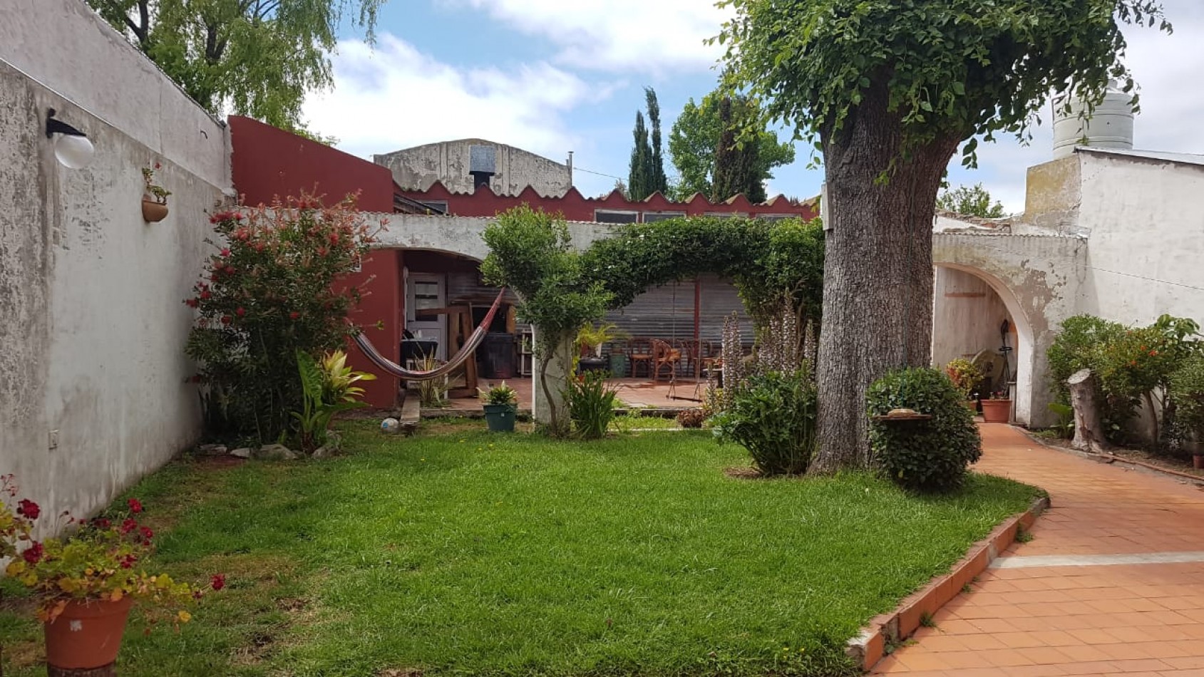 Chalet 5 Ambientes. 450 Mts. Barrio San Carlos