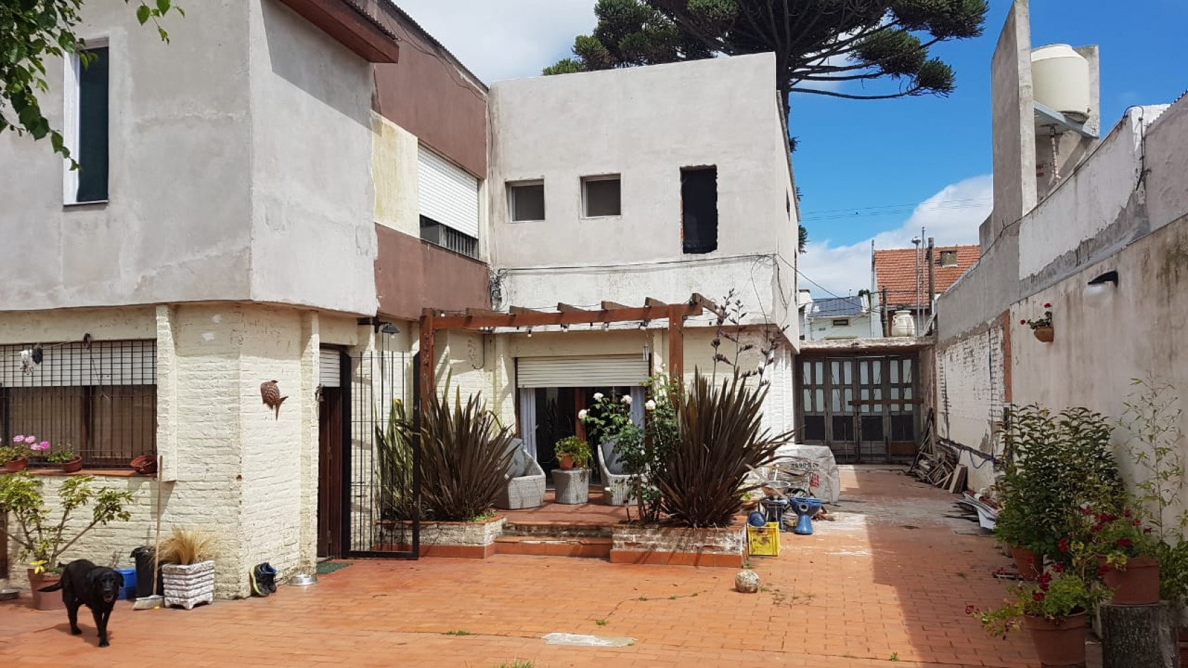 Chalet 5 Ambientes. 450 Mts. Barrio San Carlos