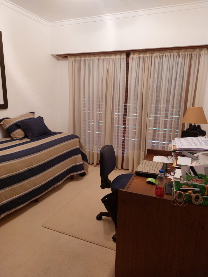 PARQUE LURO. CHALET EN VENTA. 5 AMBIENTES