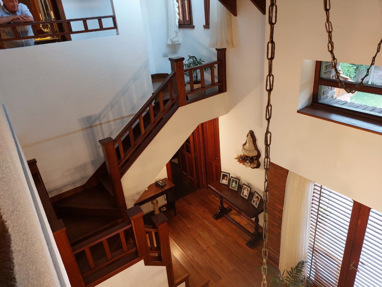 PARQUE LURO. CHALET EN VENTA. 5 AMBIENTES