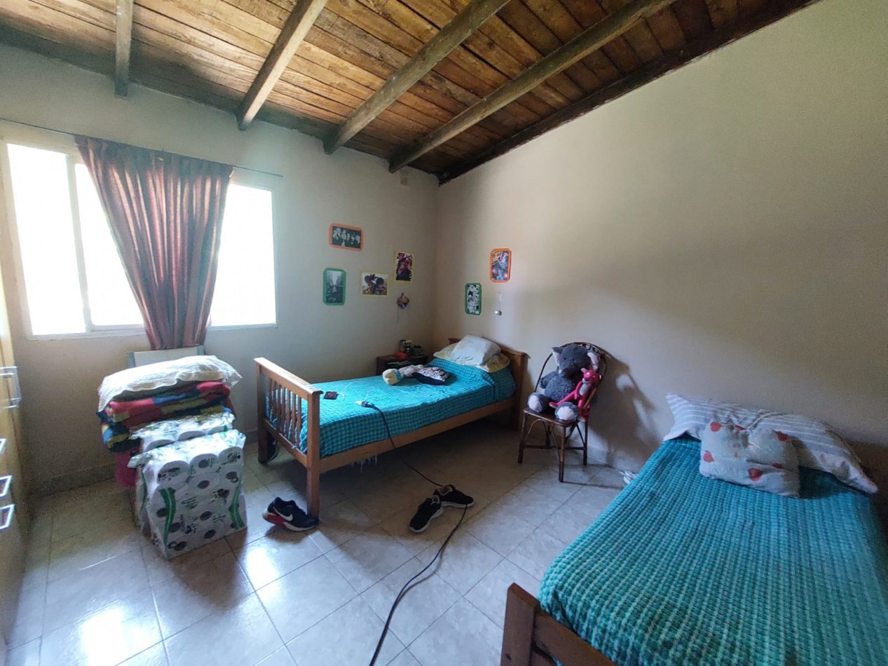 Chalet 3 amb + dpto 2 amb. Barrio Florentino Ameghino