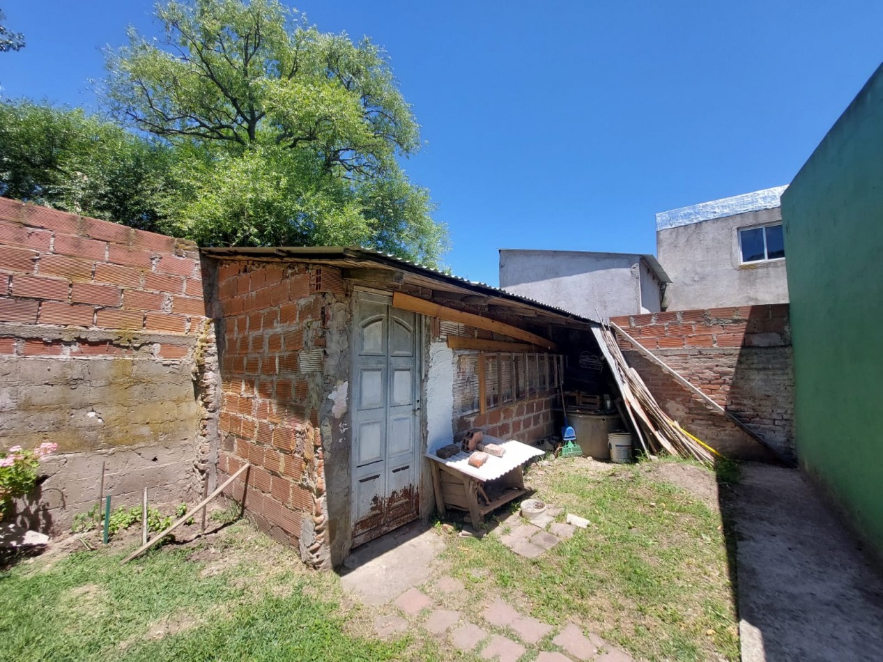 Chalet 3 amb + dpto 2 amb. Barrio Florentino Ameghino