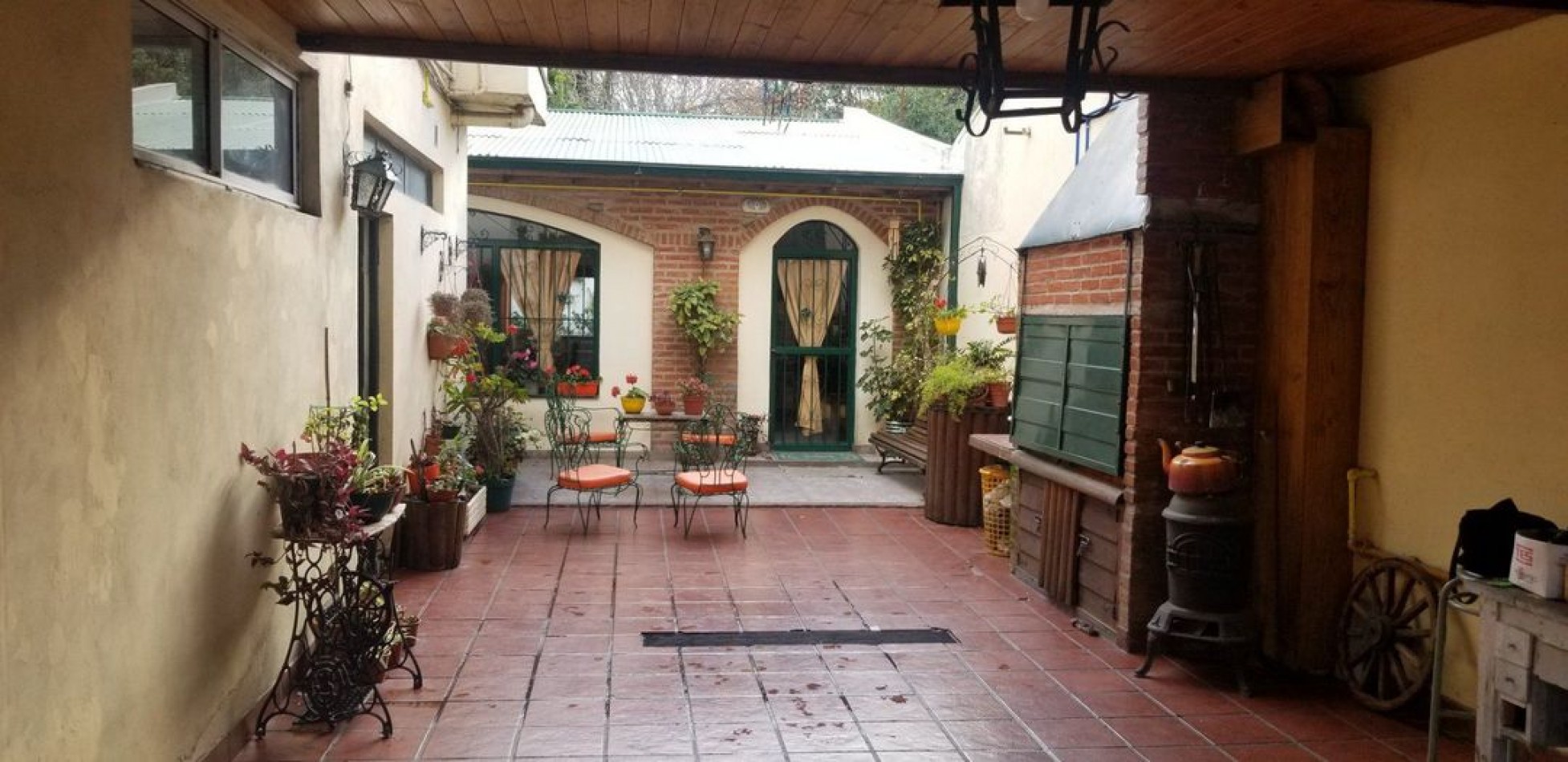 CASA EN VENTA. ZONA UNIVERSIDAD. IDEAL HOSTEL.