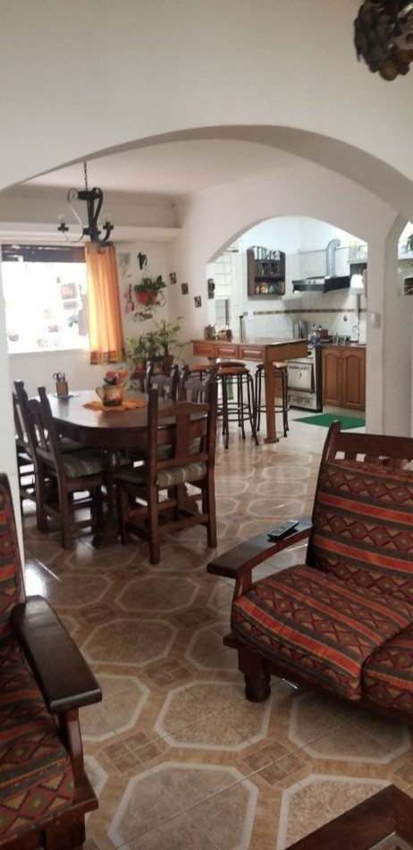 CASA EN VENTA. ZONA UNIVERSIDAD. IDEAL HOSTEL.