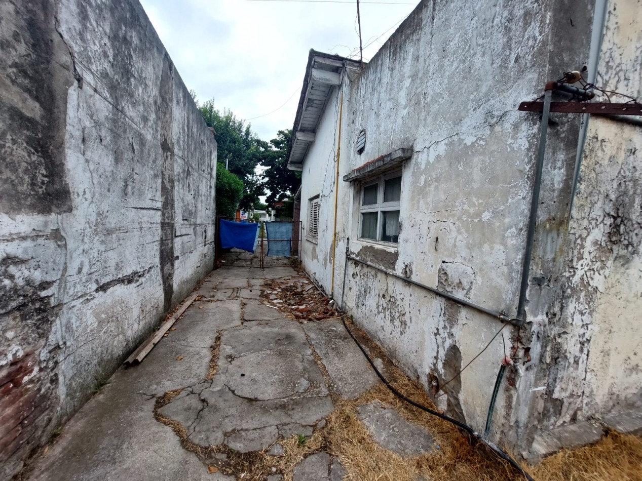 CASA EN VENTA. BARRIO LOPEZ DE GOMARA