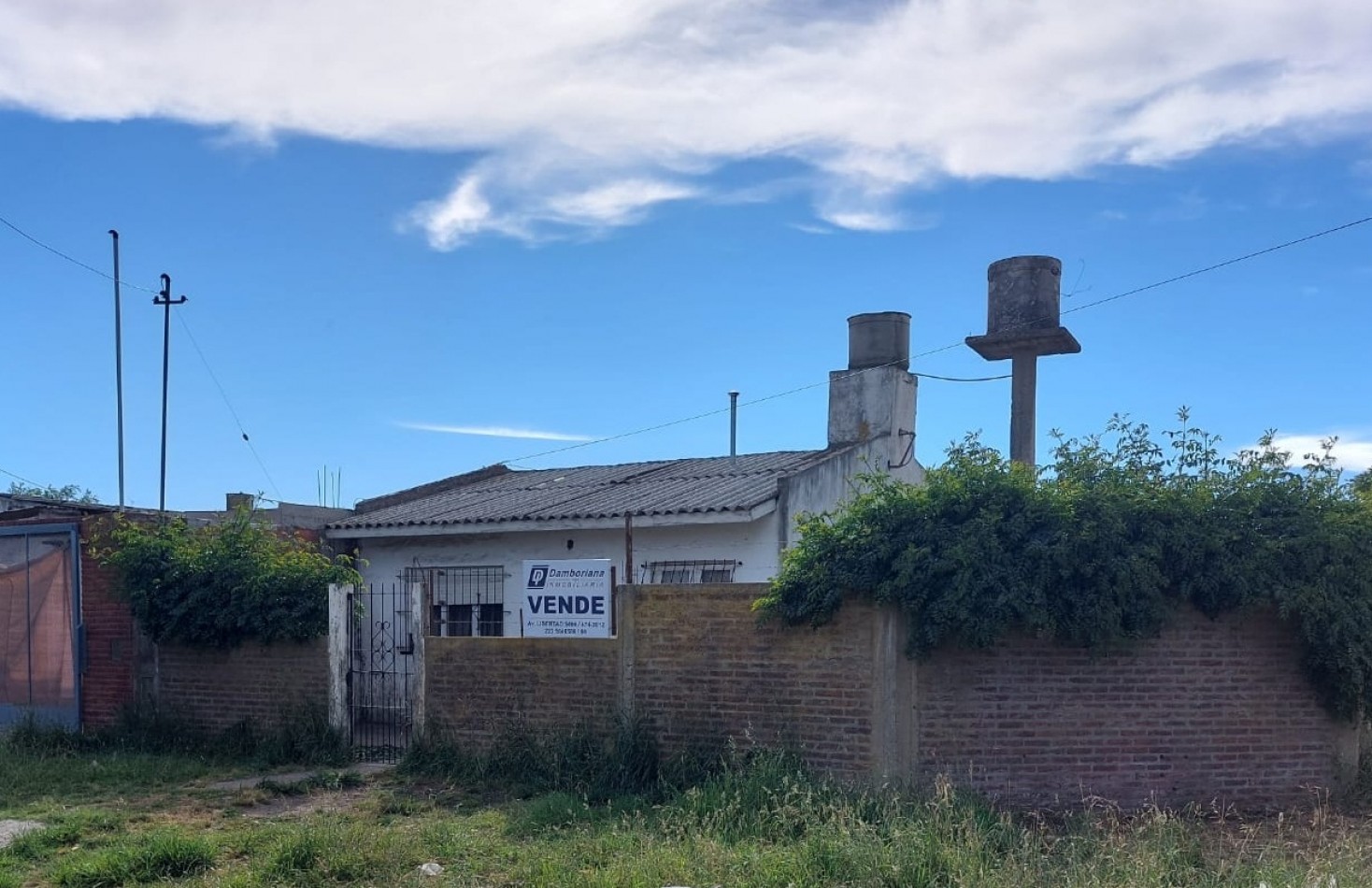 CASA EN VENTA. BARRIO LOPEZ DE GOMARA