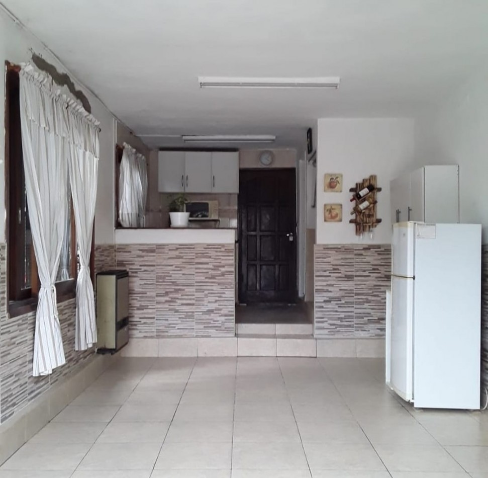 CASA 5 AMBIENTES EN BARRIO DON BOSCO.