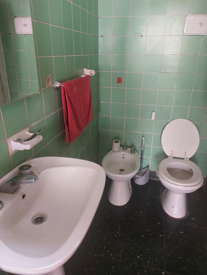 Chalet 3 Ambientes mas dpto en venta. Saenz Peña y 12 de Octubre