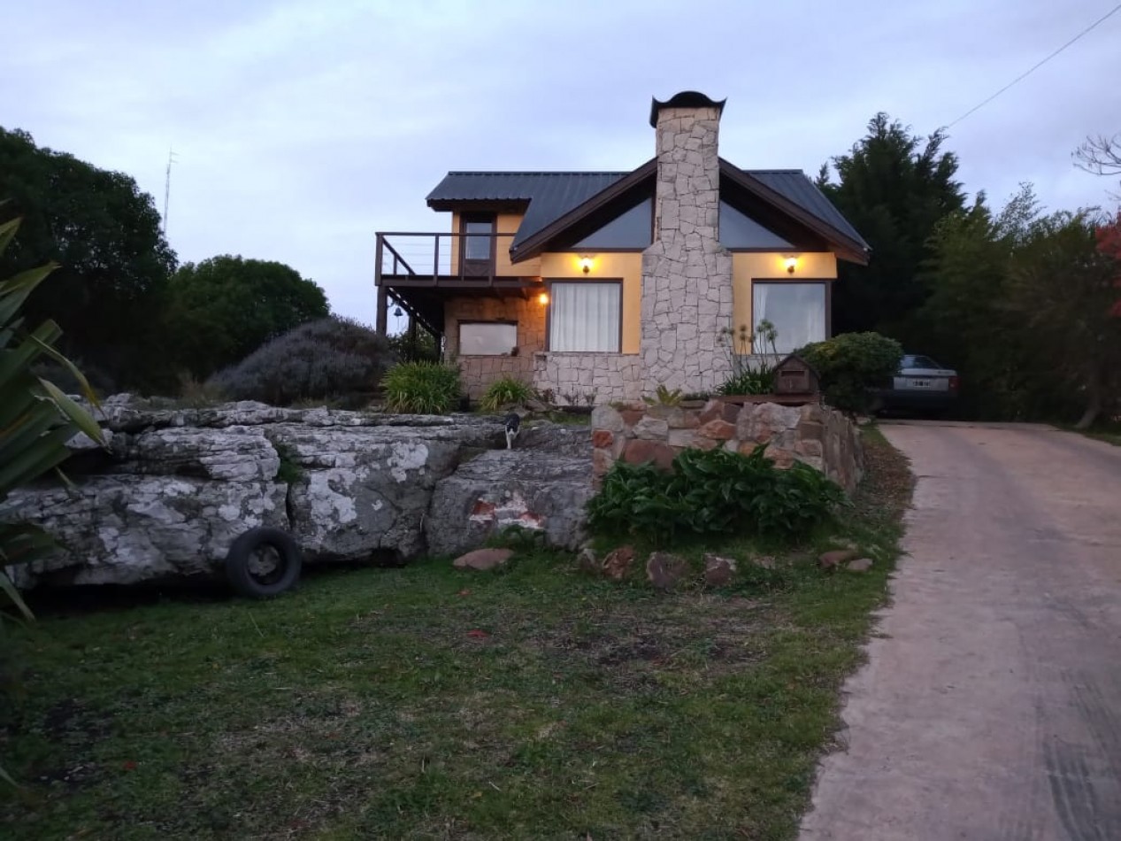 Chalet Sierra de los Padres con excelente vista