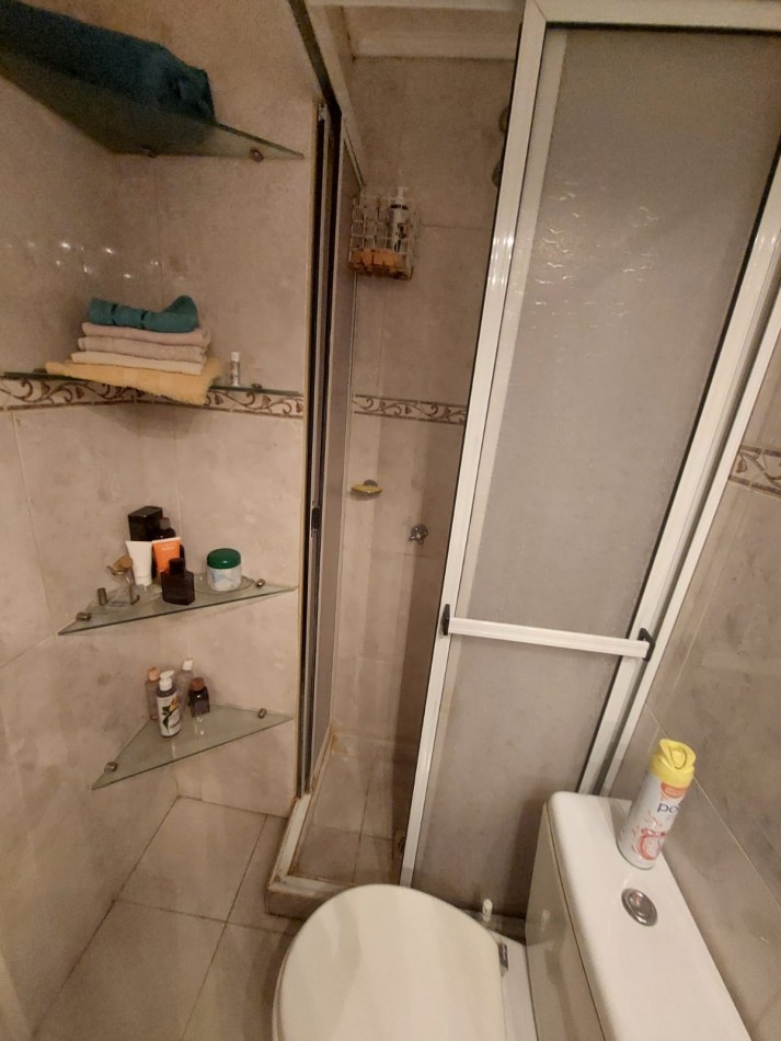 Dpto 3 ambientes reciclado con balcon a Peatonal San Martin y Cochera
