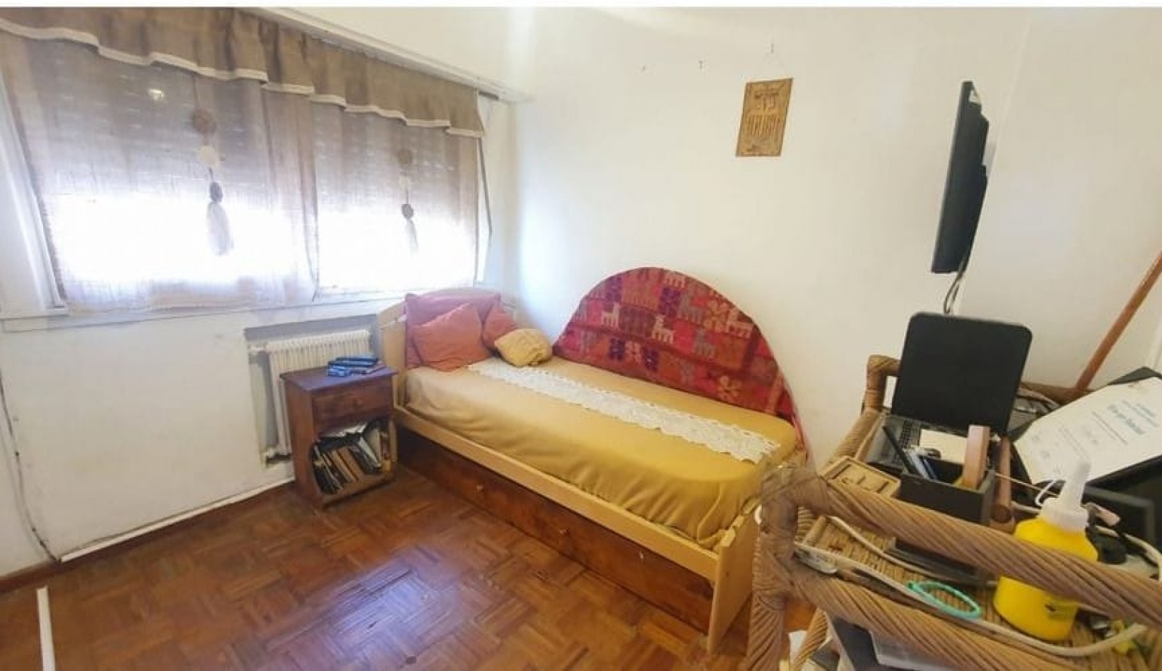 Semi piso tres ambientes. 9 de julio al 2300
