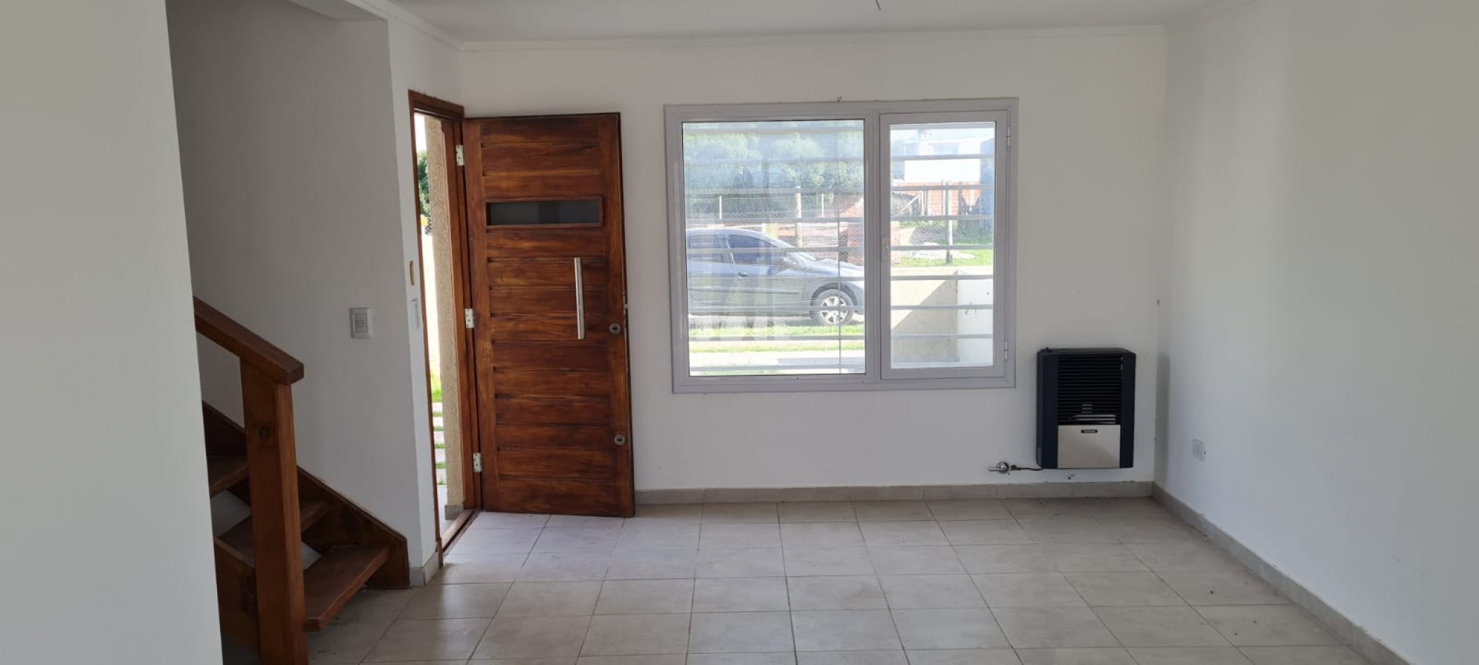 DUPLEX 3 AMBIENTES. BARRIO FELIX U. CAMET.