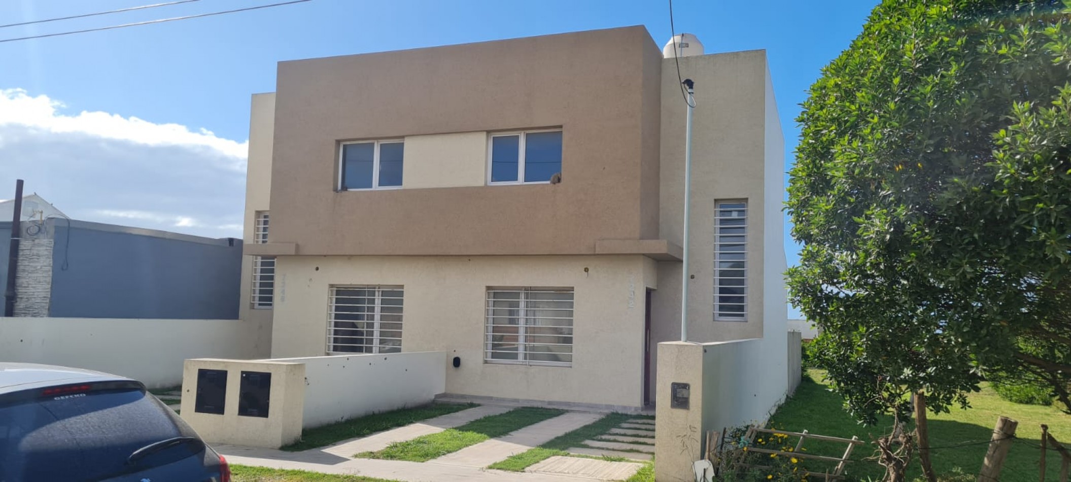 DUPLEX 3 AMBIENTES. BARRIO FELIX U. CAMET.