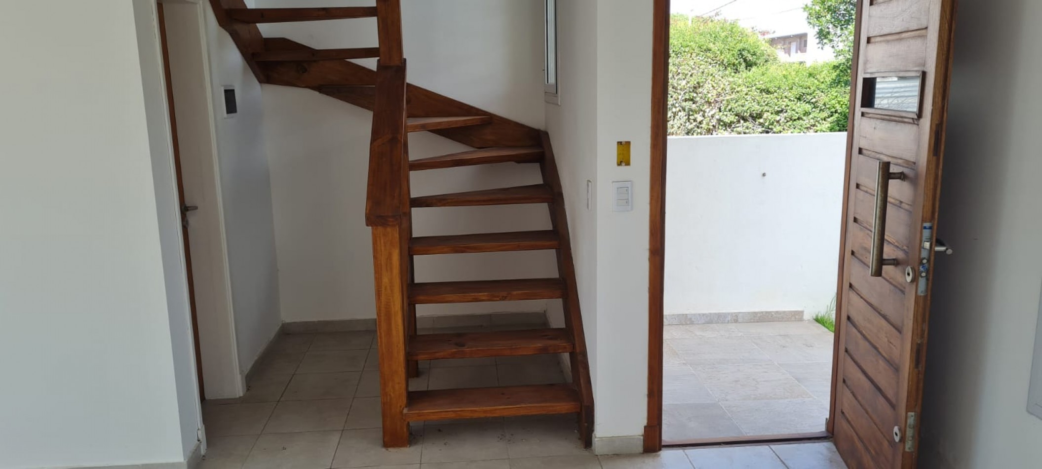 DUPLEX 3 AMBIENTES. BARRIO FELIX U. CAMET.