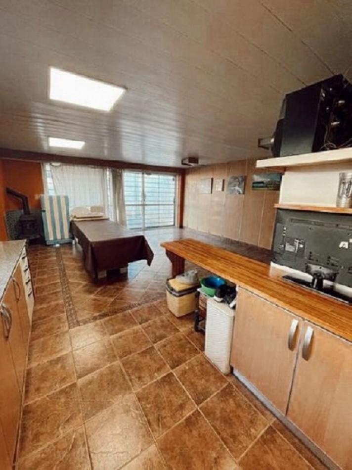 EXCELENTE CHALET DE CATEGORIA 4 AMBIENTES ZONA LURO Y ALIO