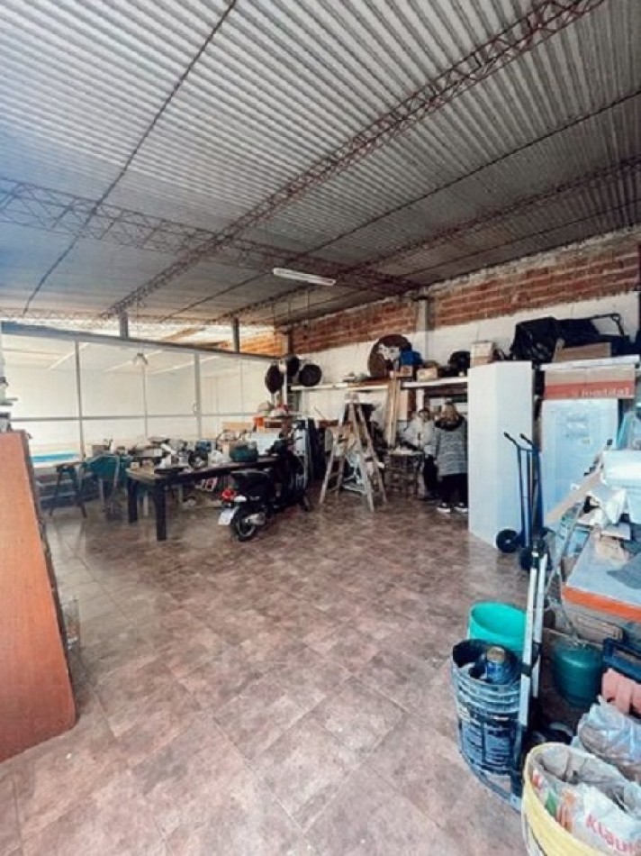 EXCELENTE CHALET DE CATEGORIA 4 AMBIENTES ZONA LURO Y ALIO