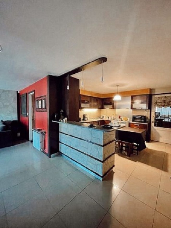 EXCELENTE CHALET DE CATEGORIA 4 AMBIENTES ZONA LURO Y ALIO