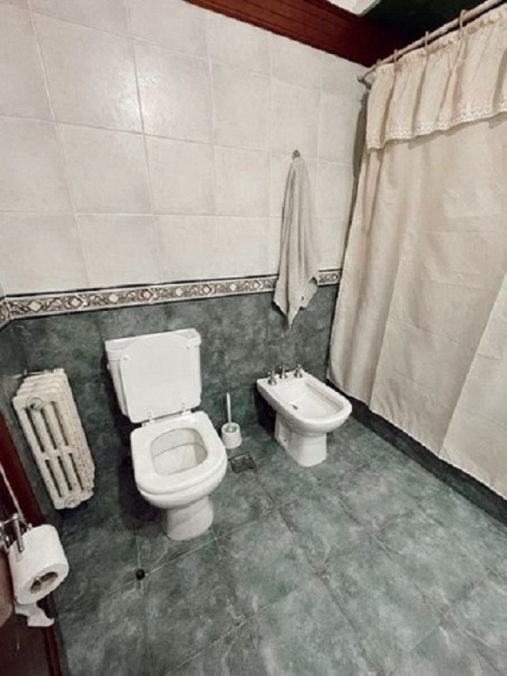 EXCELENTE CHALET DE CATEGORIA 4 AMBIENTES ZONA LURO Y ALIO