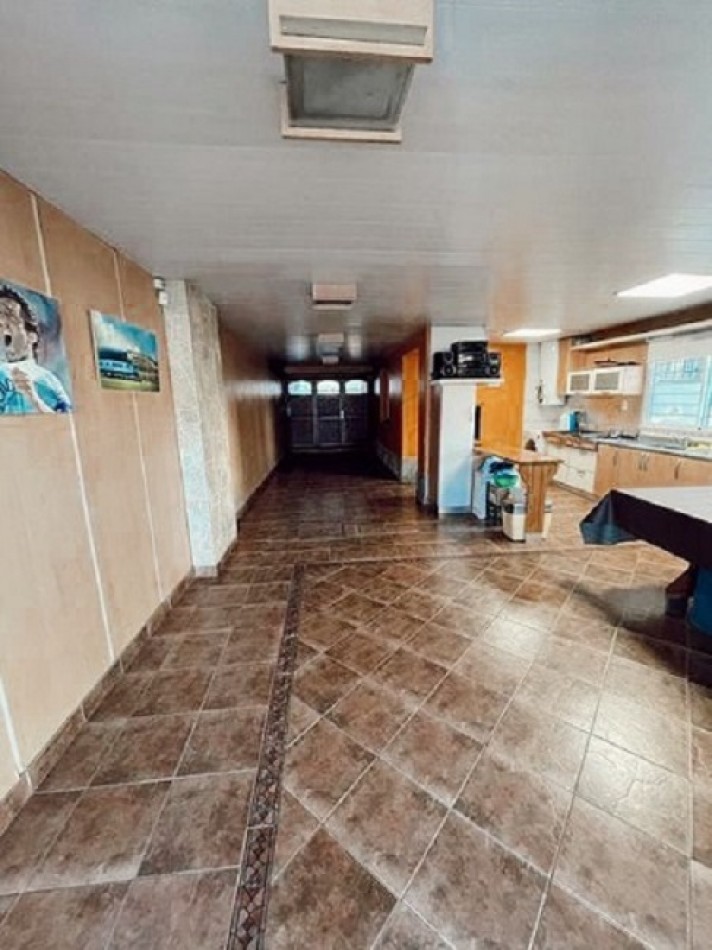 EXCELENTE CHALET DE CATEGORIA 4 AMBIENTES ZONA LURO Y ALIO