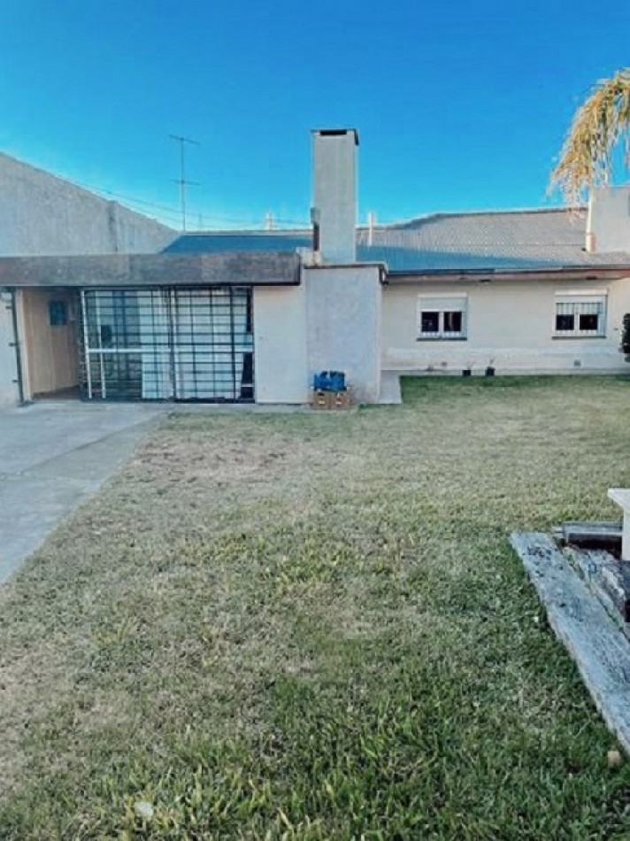 EXCELENTE CHALET DE CATEGORIA 4 AMBIENTES ZONA LURO Y ALIO