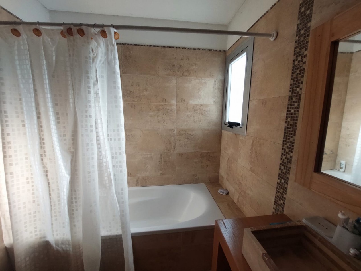 CASA EN VENTA. BARRIO LOS TILOS