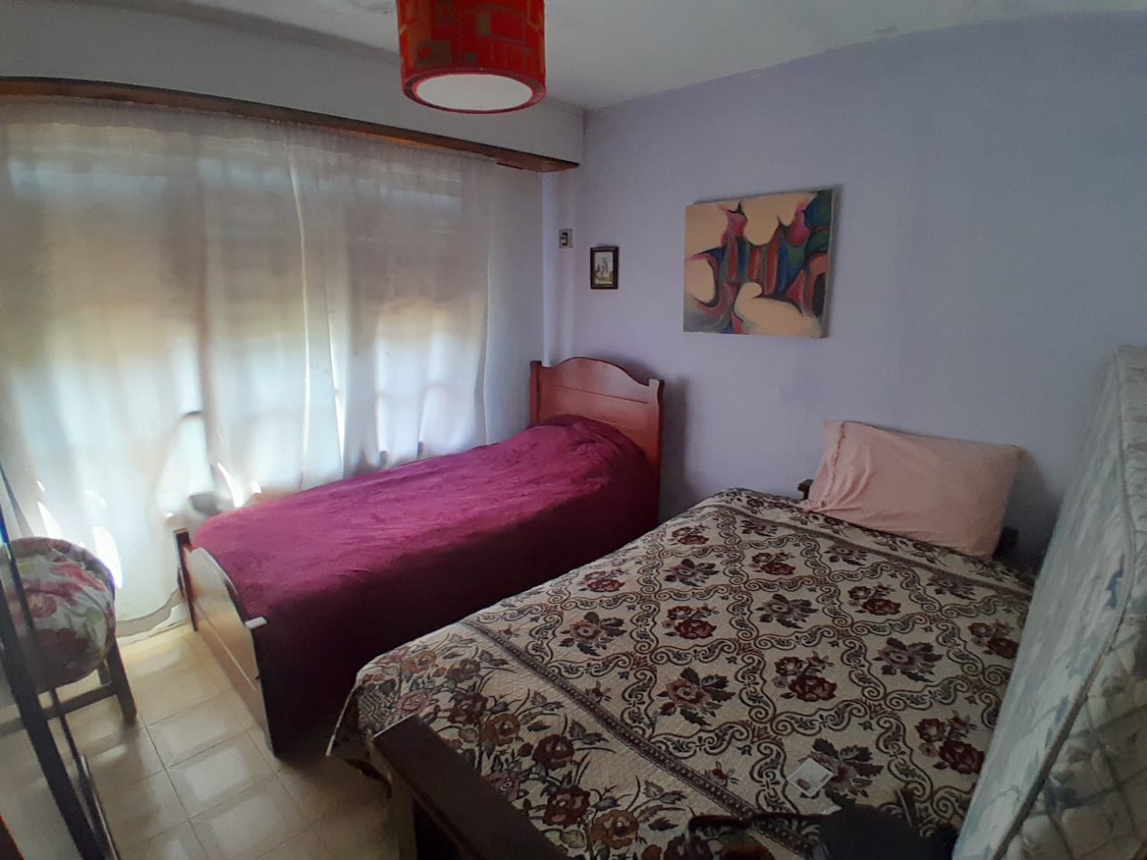 CASA MAS DEPARTAMENTO. ZONA ITUZAINGO Y TANDIL