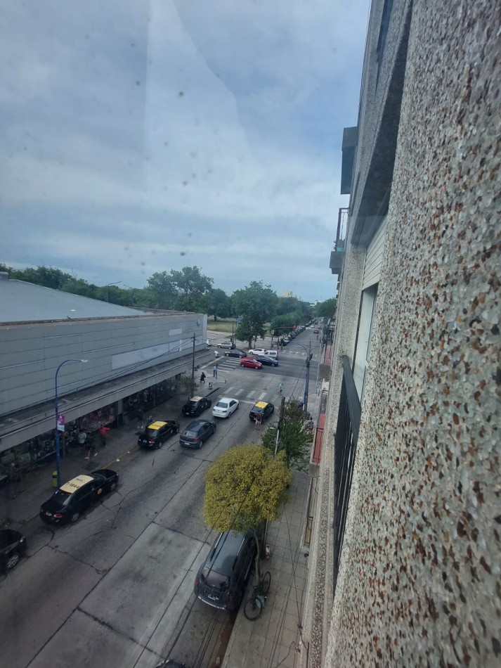 DEPARTAMENTO EN VENTA. TRES AMBIENTES CON BALCON. LURO Y SAN JUAN