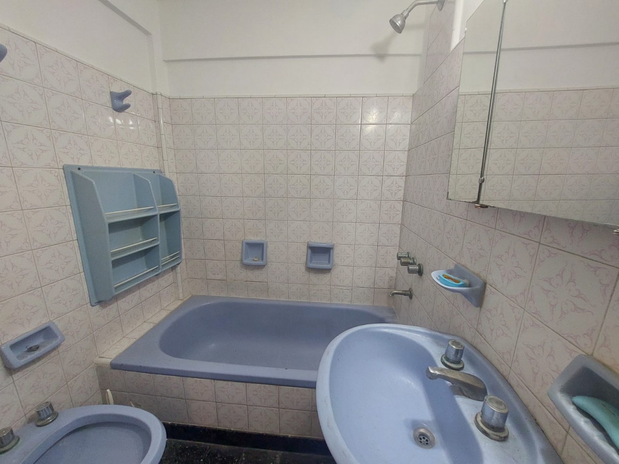 DEPARTAMENTO EN VENTA. TRES AMBIENTES CON BALCON. LURO Y SAN JUAN