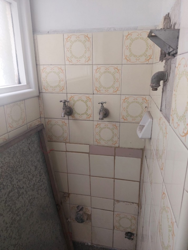DEPARTAMENTO EN VENTA. TRES AMBIENTES CON BALCON. LURO Y SAN JUAN