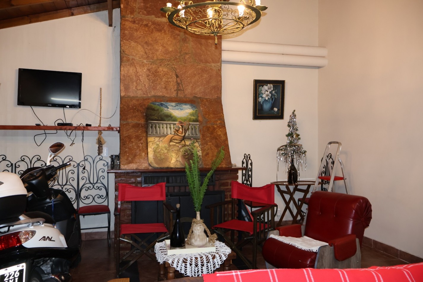 CASA QUINTA EN VENTA.BARRIO GLORIA DE LA PELEGRINA