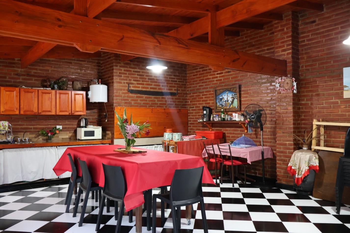 CASA QUINTA EN VENTA.BARRIO GLORIA DE LA PELEGRINA