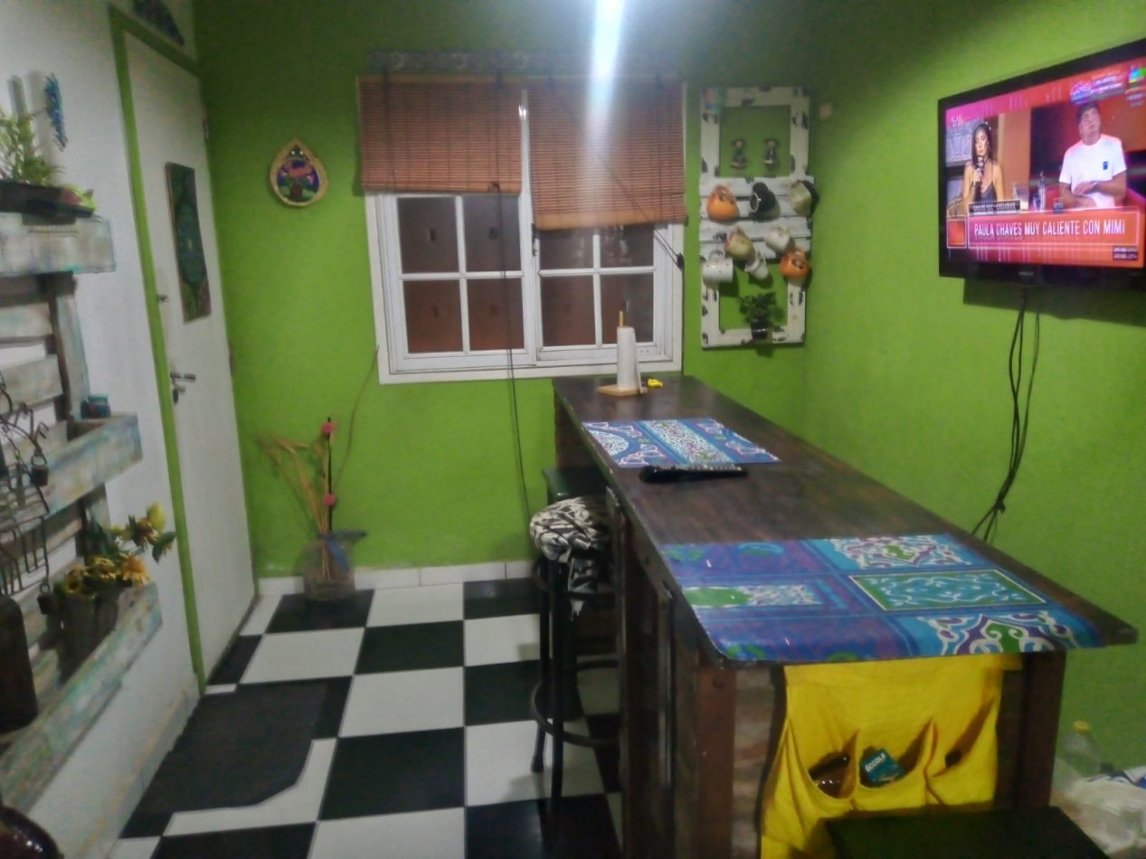 CASA EN VENTA, 4 AMBIENTES. BARRIO 9 DE JULIO