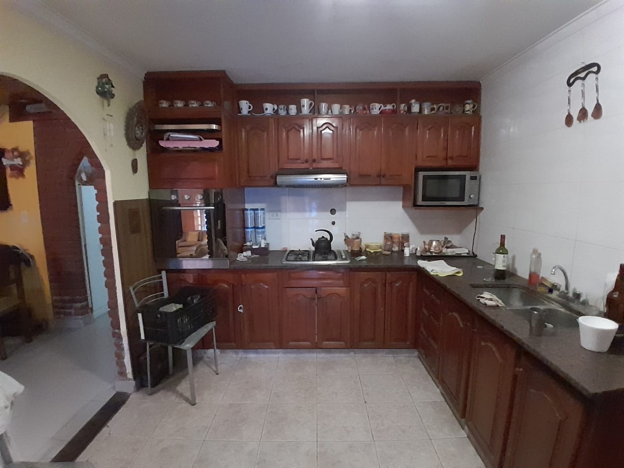 CHALET MAS DEPARTAMENTO EN VENTA. BARRIO 180.