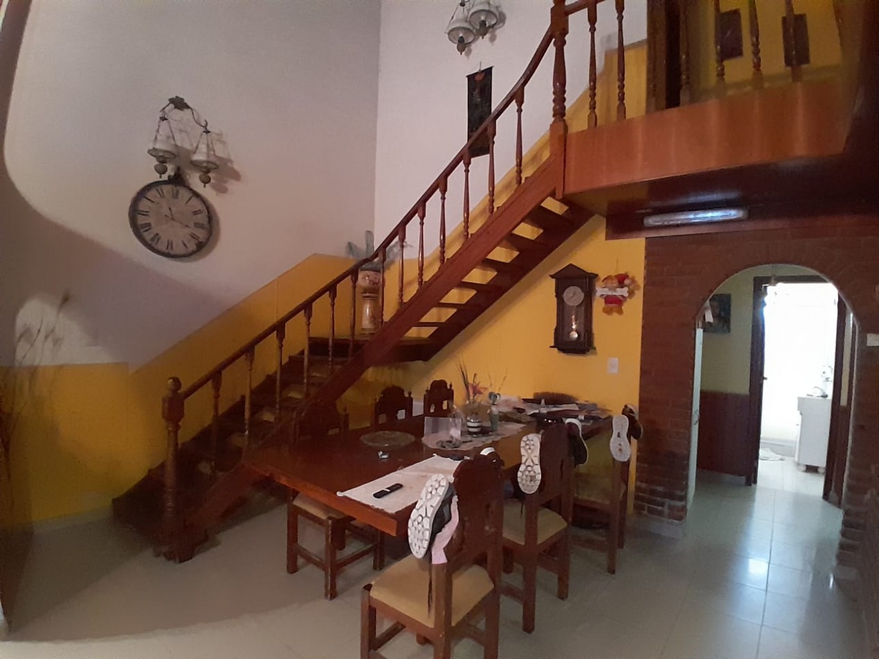 CHALET MAS DEPARTAMENTO EN VENTA. BARRIO 180.