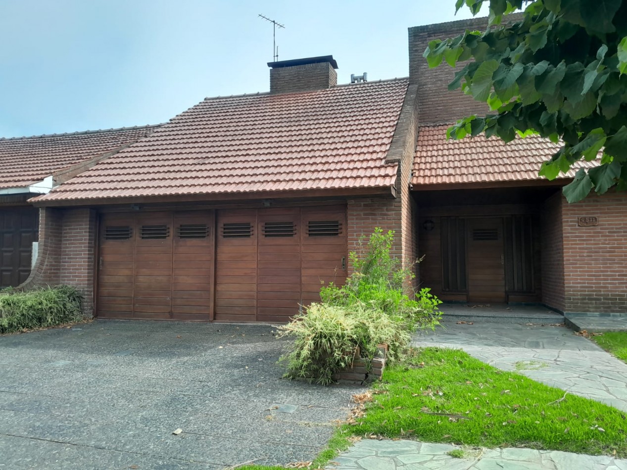 CHALET EN VENTA. BARRIO SANTA MONICA