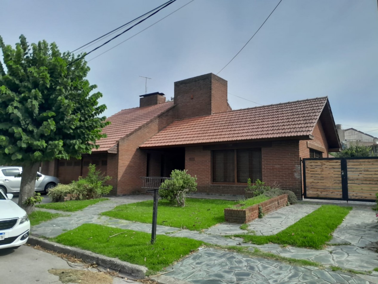 CHALET EN VENTA. BARRIO SANTA MONICA