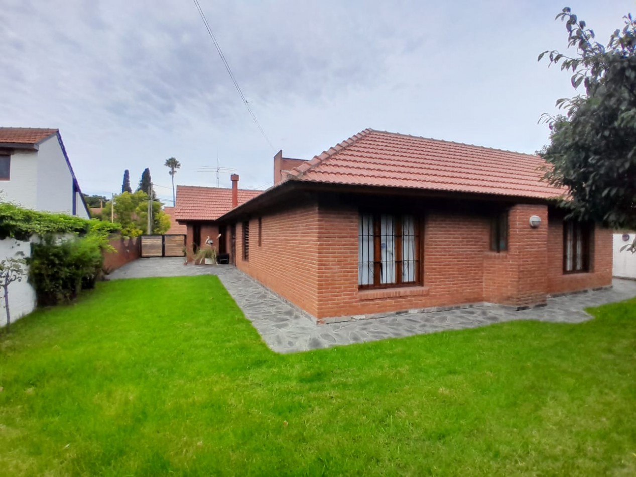 CHALET EN VENTA. BARRIO SANTA MONICA