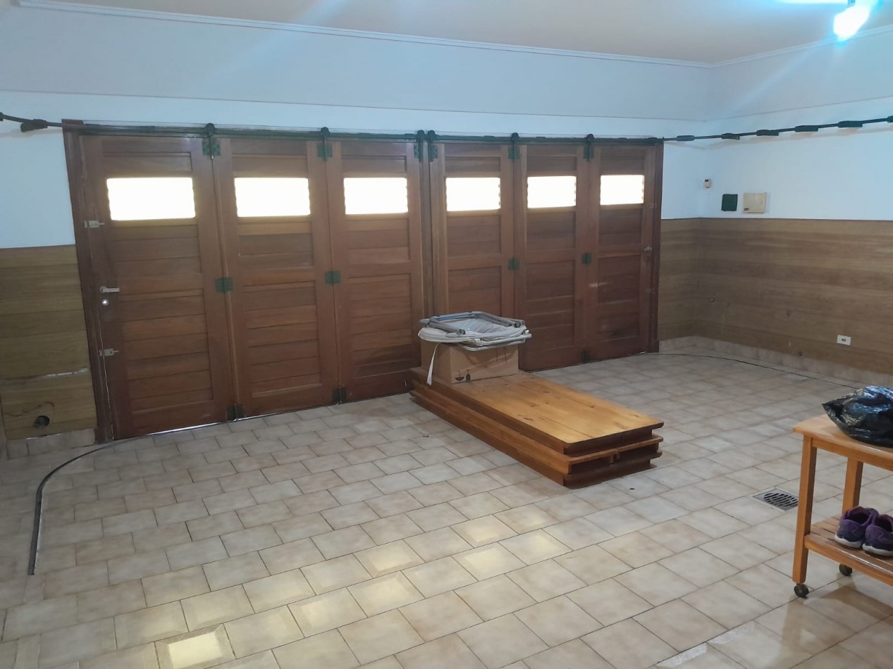 CHALET EN VENTA. BARRIO SANTA MONICA